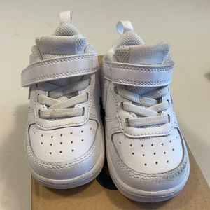 Nike baby white shoes